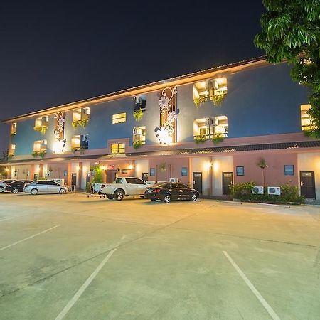 The Corner Hotel (Adults Only) Chiang Rai Eksteriør billede