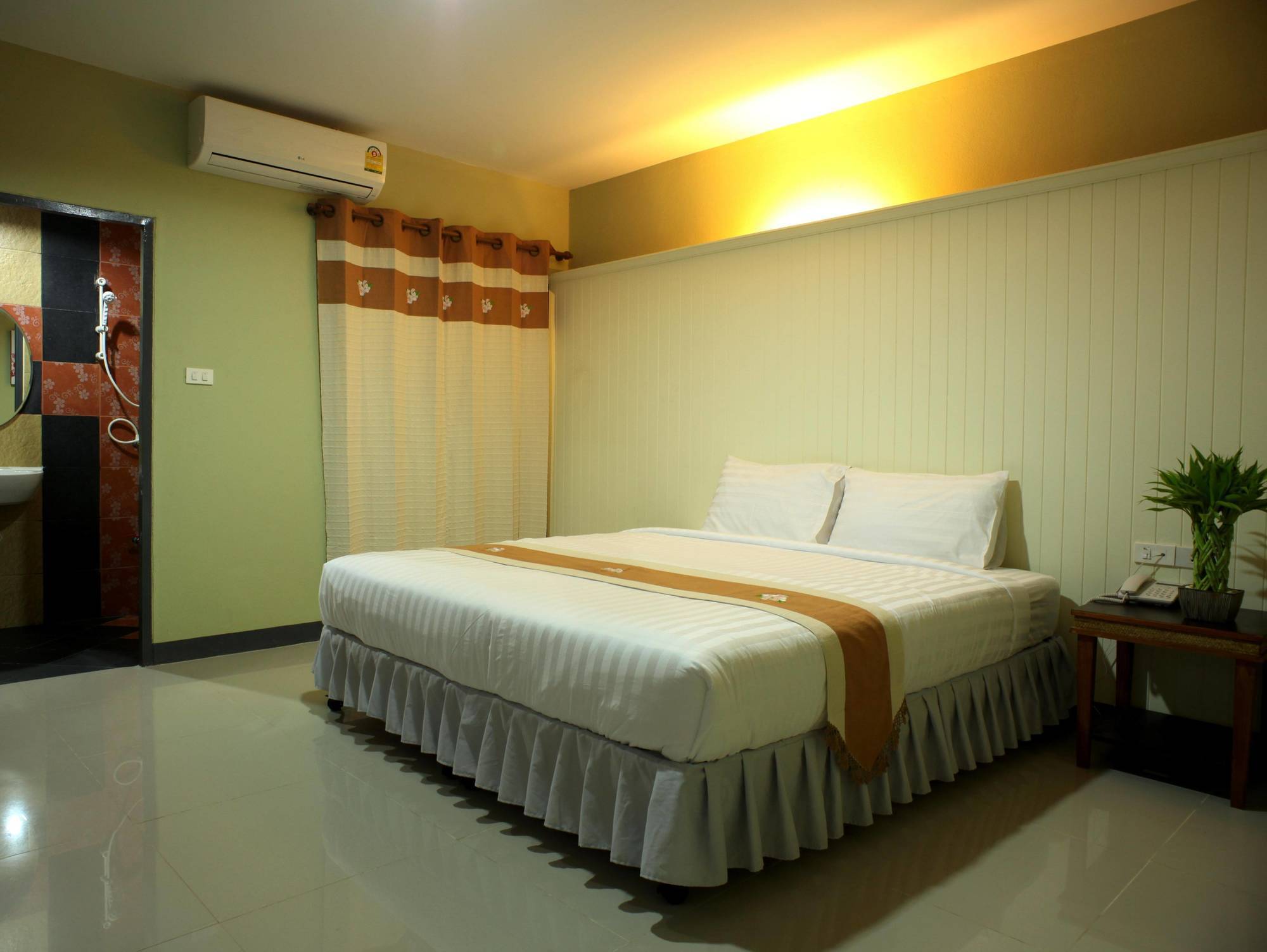 The Corner Hotel (Adults Only) Chiang Rai Eksteriør billede